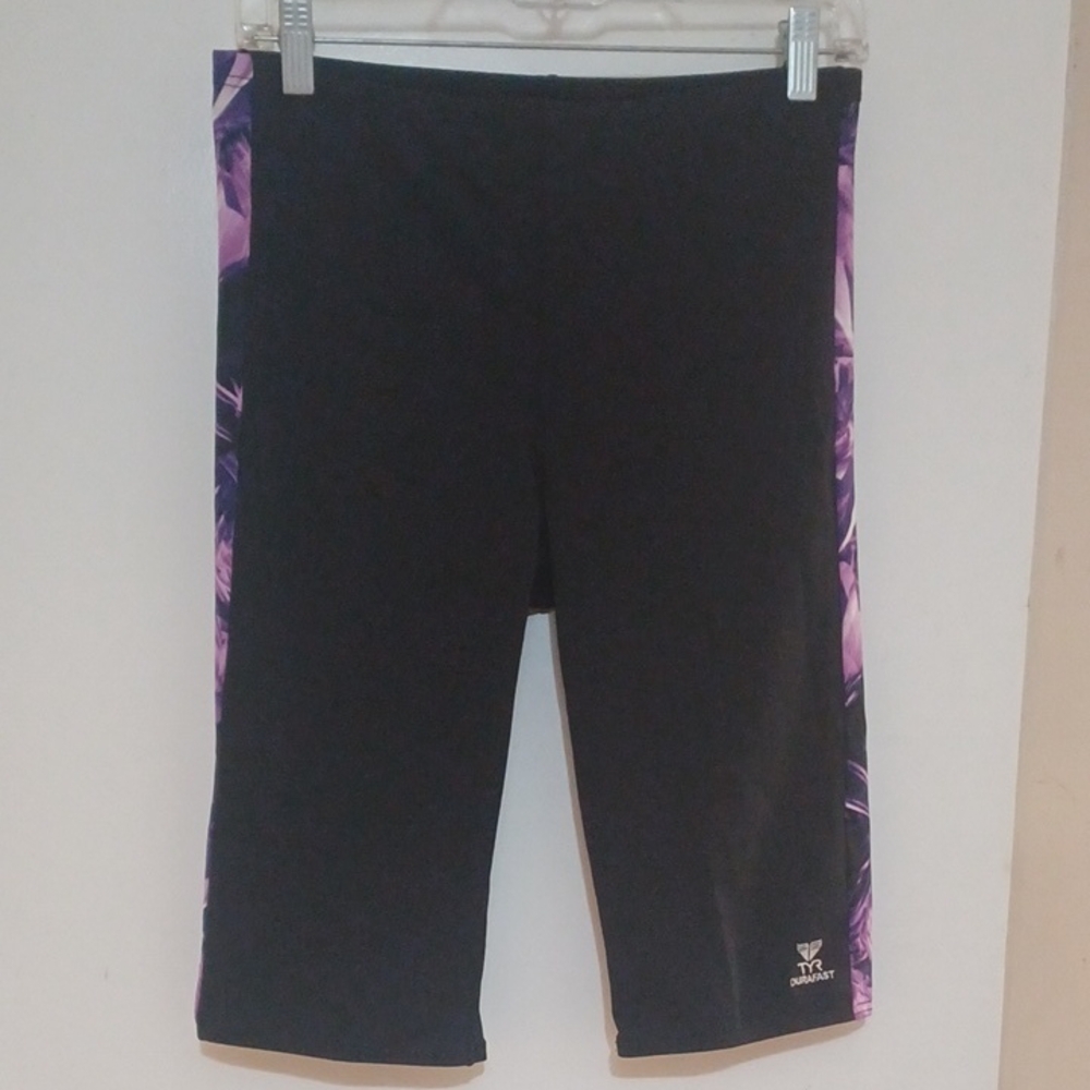 TYR DURAFAST capris size 38 with drawstring